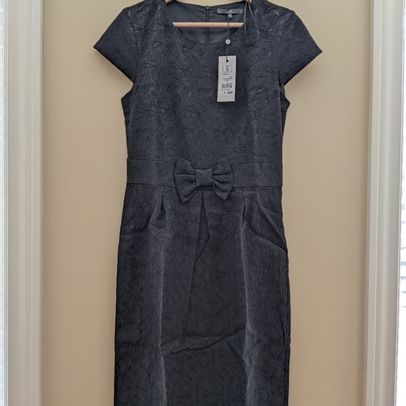 BNWT Black self-embroidered formal dress, size 8 / Medium - Picture 1 of 2